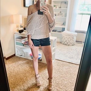 🌾BCBG MaxAzria Off the shoulder sweater 🌾